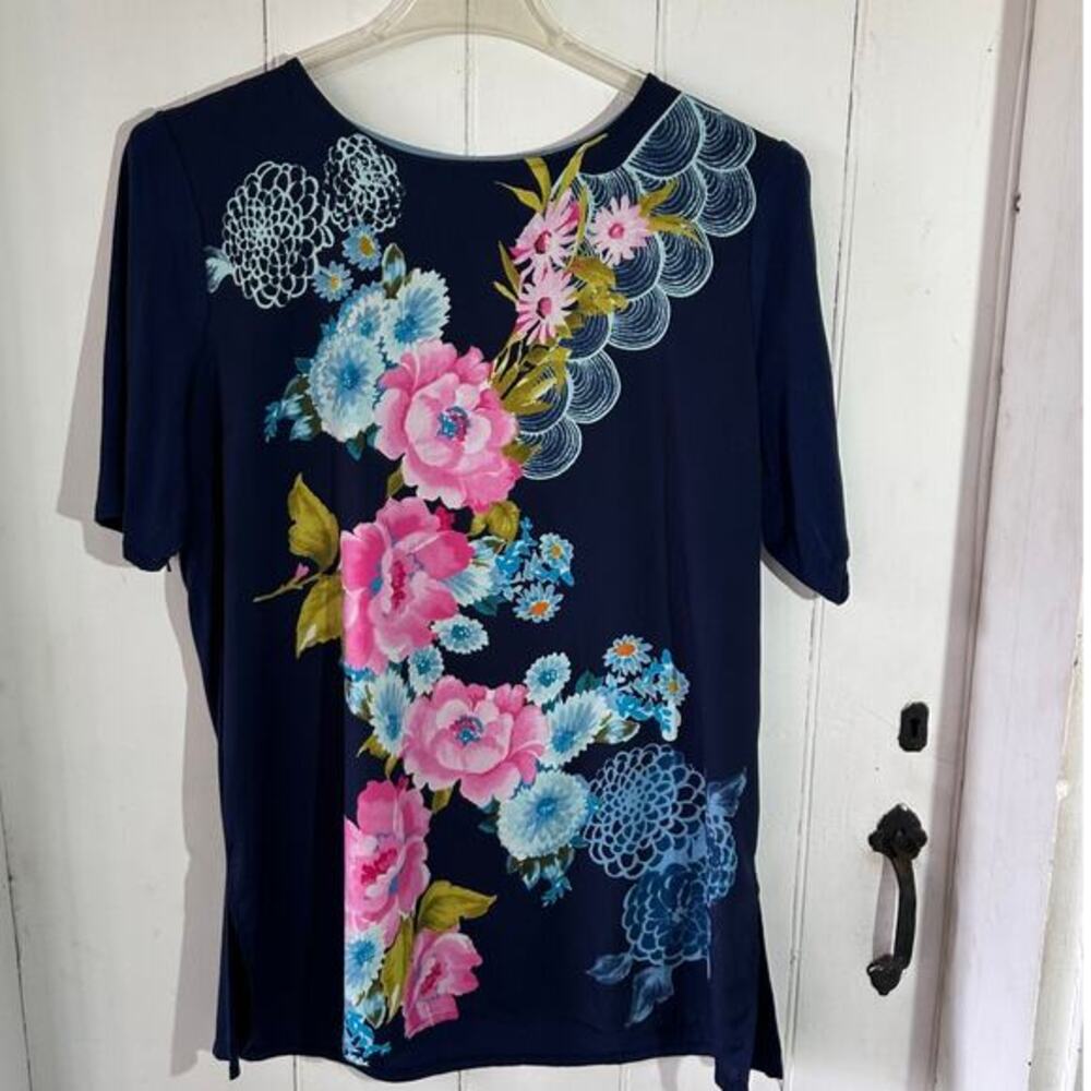 Chicos Floral Shirt. Size‎ 2